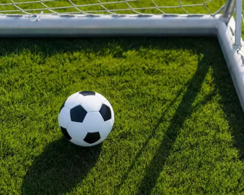 Gramados sintéticos dominam CTs do futebol brasileiro, 22 dos 40 clubes já têm campos e mais quatro estão em construção, entenda a expansão