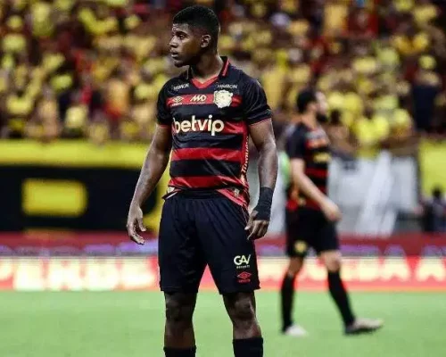 Fábio Matheus, volante do Sport, na mira do Remo para a Série A, negociação atrasou reapresentação e pode render reforços ao time paraense em 2026