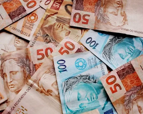 Brasil projeta superávit comercial recorde de até US$ 90 bilhões em 2026 com exportações em alta e importações controladas