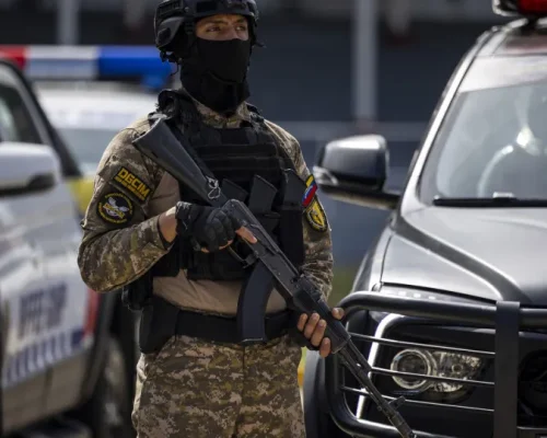 Ataque dos EUA à Venezuela: Governo denuncia mais de 100 mortos em operação que capturou Maduro