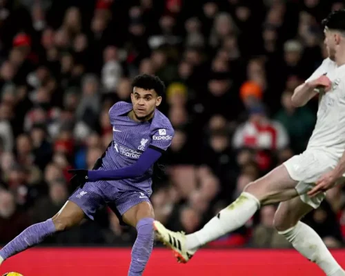 Arsenal esbarra na forte defesa do Liverpool e vê vantagem na liderança da Premier League cair para seis pontos após empate sem gols no Emirates
