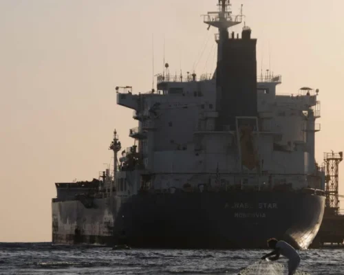 Venezuela e EUA se unem em operação inédita para recuperar navio petroleiro desviado