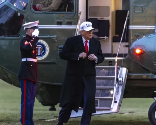 Trump Ameaça: “Sem os EUA, China e Rússia Tomam a Groenlândia!” Dinamarca Rejeita Compra em Reunião Frustrada