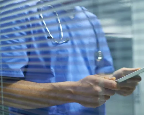 Engenharia de IA, Enfermagem e Finanças: As 5 Carreiras em Alta no Brasil para 2026 que Geram Oportunidades Inovadoras