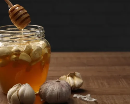Mel e Alho: A Dupla Poderosa da Despensa que Fortalece a Imunidade e Protege o Coração