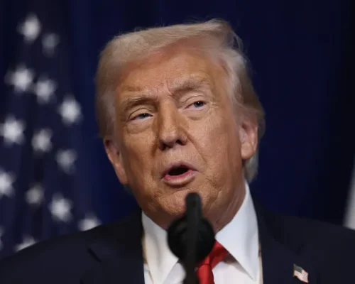 Aviso em Português: EUA de Trump Alerta Imigrantes Que Roubarem Serão Deportados Imediatamente