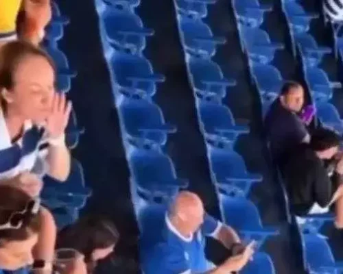 MPSC denuncia torcedora do Avaí por racismo no futebol após xingamentos xenofóbicos e racistas contra torcida do Remo na Ressacada, denúncia pede multa de R$ 30 mil e ação por xenofobia