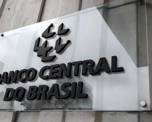 Diretor do BC nega ter pedido ao BRB compra de carteiras do Master e se coloca à disposição da PF