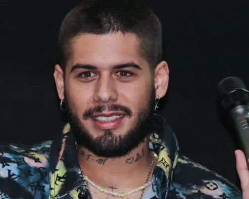 Zé Felipe Choca Fãs: Cantor Desiste de Tratamento Inovador ao Descobrir Detalhe Inusitado sobre a Aplicação