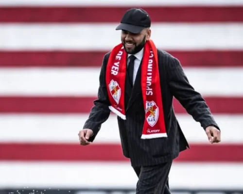 Dani Alves pode retornar aos gramados para salvar o São João de Ver de um rebaixamento na Liga 3 de Portugal