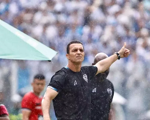 Júnior Rocha promete ajustes após estreia do Paysandu no Parazão, elogia jovens da base, cita cinco atletas formados e destaca apoio da torcida na Curuzu