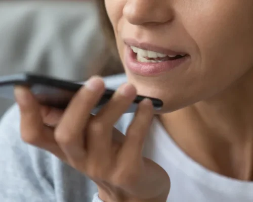 Revolução na Saúde Mental: IA do WhatsApp Detecta Depressão Apenas pela Voz, Especialmente em Mulheres