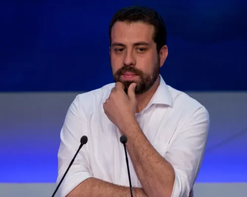 Fim da escala 6×1 pode ser aprovado neste semestre, aposta Boulos; entenda o impacto na jornada de trabalho