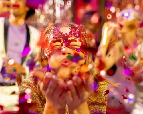 Pré-Carnaval: Dermatologistas Revelam Como o Skincare Prepara Sua Pele para a Folia e Evita Irritações com Dicas de Ouro