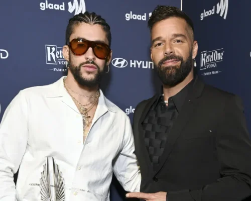 Ricky Martin exalta Bad Bunny após vitória no Grammy: “Me emocionou muito” e celebra sucesso do artista porto-riquenho