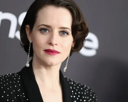 Claire Foy: A Atriz Revela Luta Secreta Contra Parasitas Por Mais de Cinco Anos e Como Perda de Peso Inexplicável Levou à Descoberta Chocante