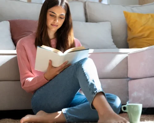 Professor Revela Segredo: Leia Até 50 Livros por Ano Mesmo com Rotina Corrida em 2024