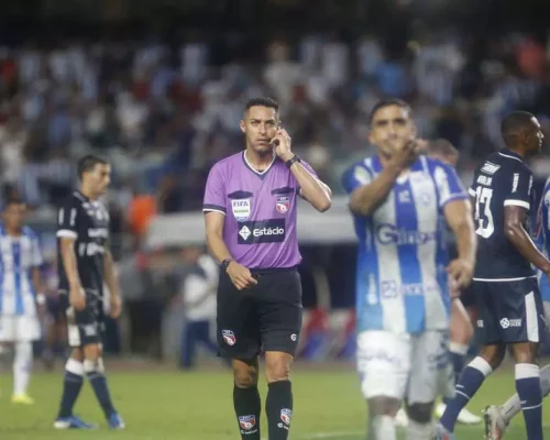 Árbitro do Re-Pa é atingido por pedra arremessada por torcedor do Paysandu no Mangueirão, súmula registra ferimento na testa e caso vai ao TJD-PA