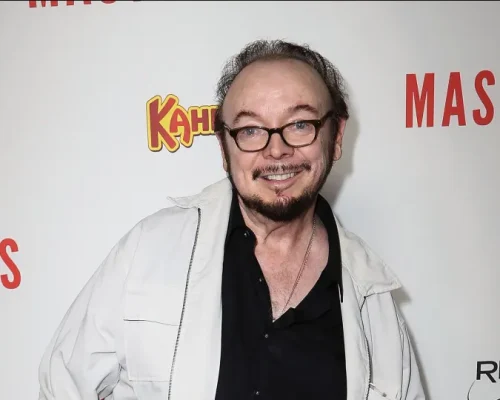 Bud Cort, o eterno Harold de “Ensina-me a Viver”, morre aos 77 anos após longa batalha contra doença