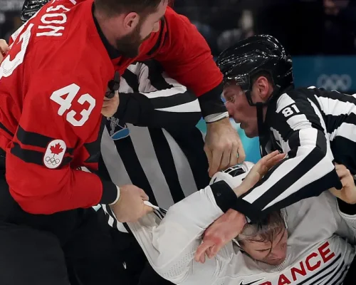 Olimpíadas de Inverno: Jogadores de hóquei Canadá x França protagonizam briga histórica; veja vídeo