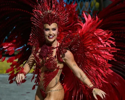 Virginia Fonseca na Grande Rio: Bateria da escola de samba amarga 2ª pior nota no Carnaval do Rio e web reage à estreia da influenciadora