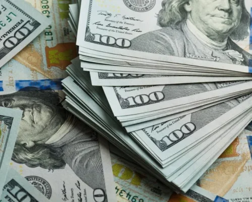 Bolsa Brasileira Dispara e Dólar Cai a R$ 5,17 com Fim de Tarifaço nos EUA: Recorde Histórico na B3!