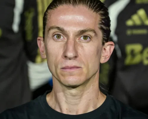 Filipe Luís define racismo como ‘inaceitável’ e reforça apoio a Vinícius Júnior em meio a polêmica com Prestianni