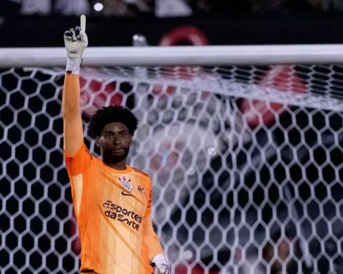 Portuguesa identifica torcedores responsáveis por atos racistas com Hugo Souza no Paulistão, exclui sócios e encaminha nomes às autoridades