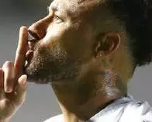 Neymar marca dois e leva Santos a vitória sobre o Vasco na Vila Belmiro, tira time da lanterna e tenta convencer Ancelotti a chamá‑lo de volta à seleção