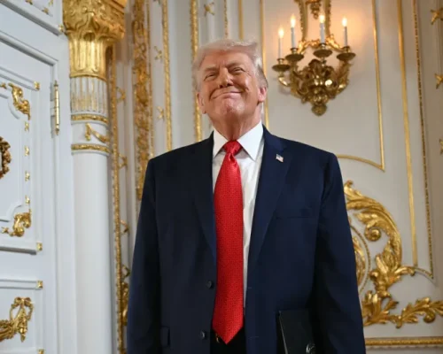 Trump Confirma Ataques ao Irã, Declarando “Ameaças Iminentes” e o Fim de um Regime Opressor