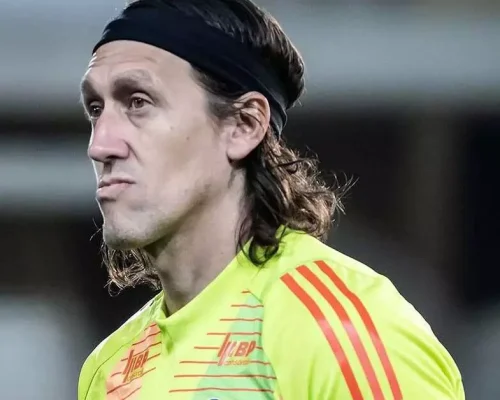 Cássio sofre estiramento no joelho, desfalca Cruzeiro na final do Mineiro e abre vaga para Matheus Cunha, Gerson está liberado