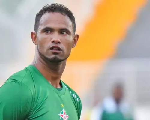 Goleiro Bruno tem prisão decretada por sair do Rio de Janeiro sem autorização da Justiça, decisão ocorre após viagem ao Acre enquanto atuava pelo Vasco-AC