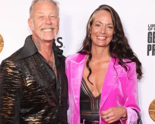 James Hetfield do Metallica: Pedido de Casamento Surpreendente ao Lado de Tubarões em Mergulho Romântico