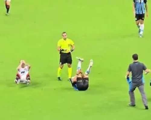 Marlon, lateral-esquerdo do Grêmio, sofre fratura na perna em jogo da Série A, causa comoção na Arena e será operado no Hospital Moinhos de Vento com recuperação prevista