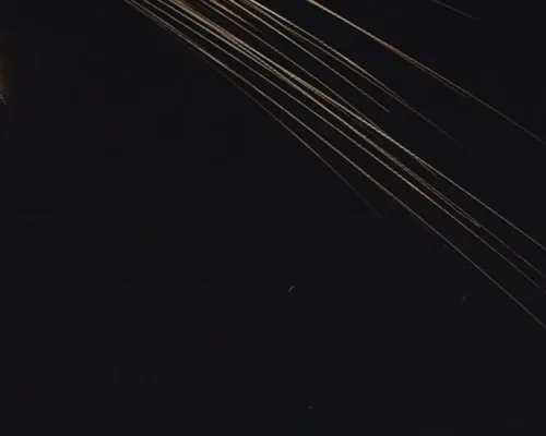 Tensão no Golfo: Emirados Árabes, Kuwait e Arábia Saudita interceptam mísseis e drones em ataques atribuídos ao Irã