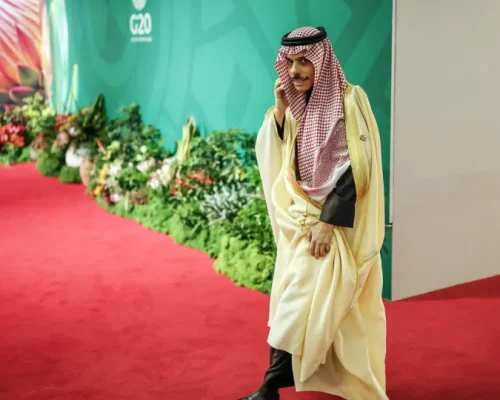 Arábia Saudita, aliada dos EUA, condena veementemente “agressão israelense” contra a Síria após ataques militares
