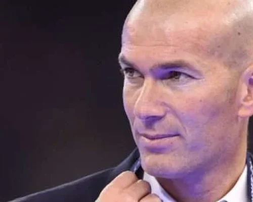 Zidane está acertado para assumir a seleção francesa após a Copa, diz imprensa europeia