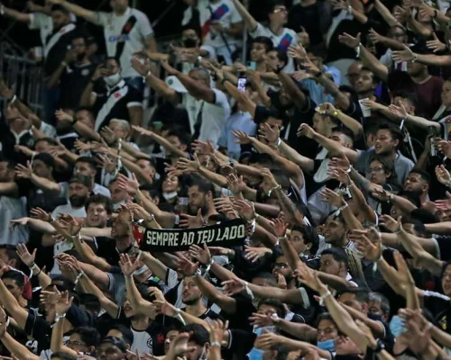 Vasco e Marcos Lamacchia direcionam acordo para venda da SAF por cifra superior a R$ 2 bilhões