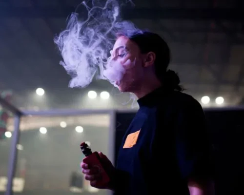 Alerta OMS: Cigarro Eletrônico Vicia Jovens em Nicotina e Causa Doenças Graves, Revelando Perigos Ocultos do Vape
