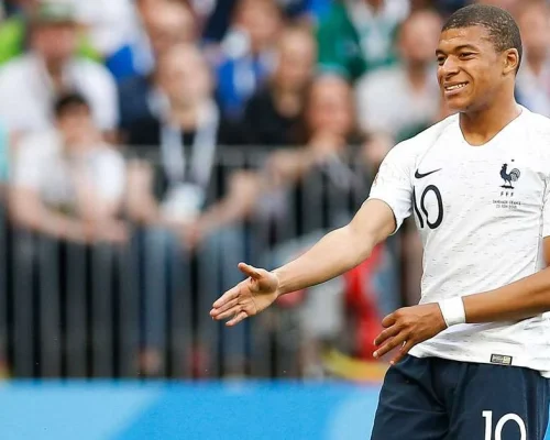 Mbappé desmente exame errado no Real Madrid e projeta amistoso com o Brasil:
