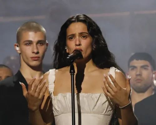 Rosalía revela intoxicação alimentar em show na Itália: Saiba identificar os sintomas e como agir