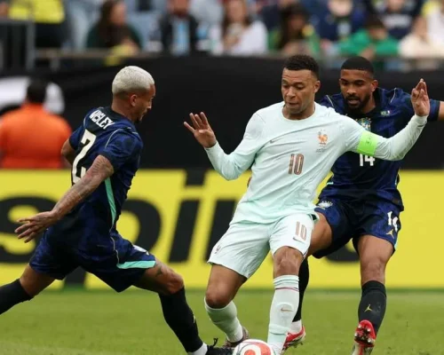 Brasil perde para a França em amistoso da Copa do Mundo