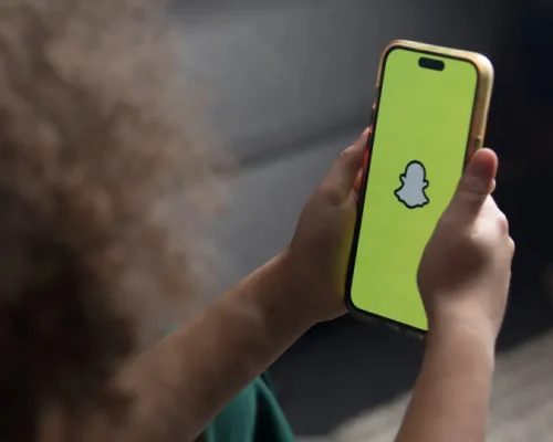 Snapchat Sob Investigação na Europa: Comissão Europeia Busca Proteger Crianças de Aliciamento Sexual na Plataforma