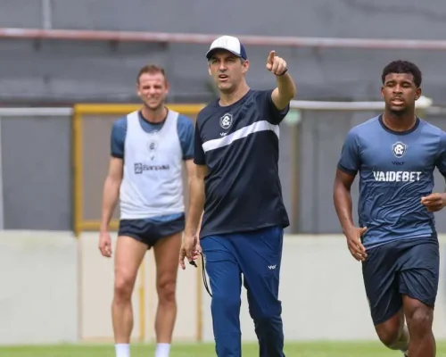 Léo Condé lamenta empate do Remo e cita impacto da chuva na atuação