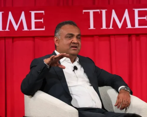 YouTube: CEO Neal Mohan promete combater “lixo de IA” e garantir feed de qualidade para usuários