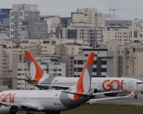 Alta do Querosene Ameaça Voos no Brasil: Petrobras Aumenta Preços e Petróleo Dispara com Tensão no Oriente Médio