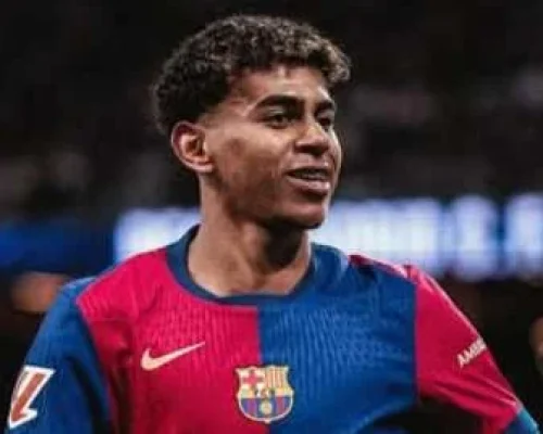 Técnico do Barça exalta postura de Yamal contra racistas: