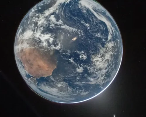 Artemis II: NASA revela as primeiras e deslumbrantes imagens da Terra vistas da órbita lunar após 50 anos