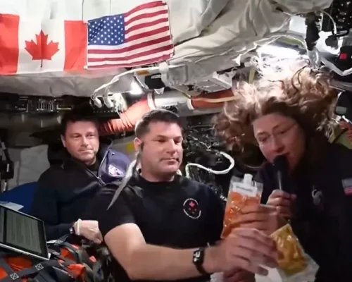 Comida no Espaço: Astronautas da Artemis II Revelam Detalhes Surpreendentes das Refeições na Cápsula Orion