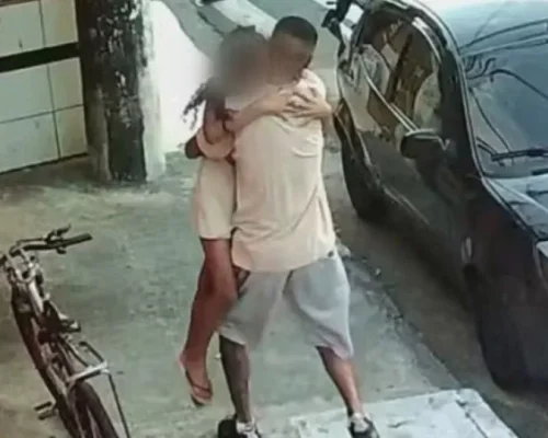 Emoção em Diadema: Pai Acolhe Filha Salva de Acidente e Corre para Ajudar Outros Feridos em Vídeo Chocante